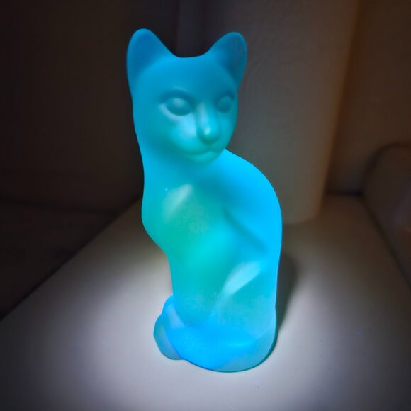 Fenton Art Glass Cat Figurine Frosted Satin Blue with Retail Sticker 5" - Picture 13 of 13